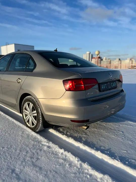 VOLKSWAGEN JETTA