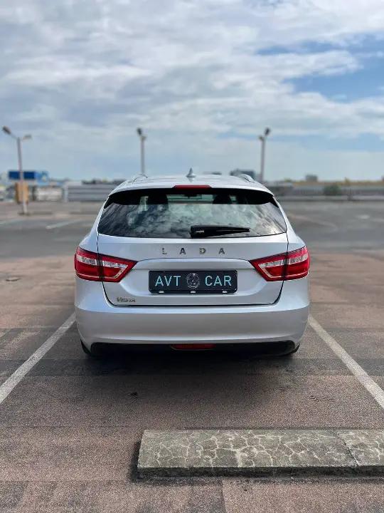 Lada Vesta.