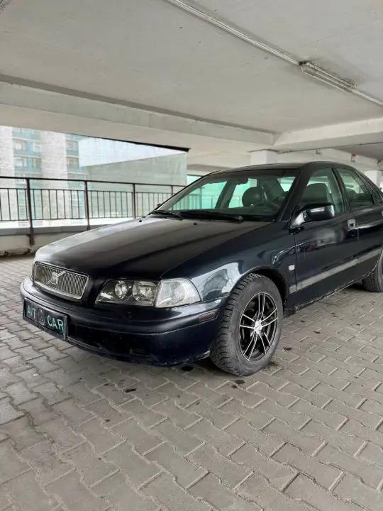 VOLVO S40