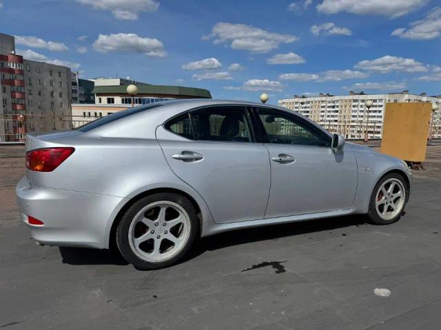 LEXUS IS