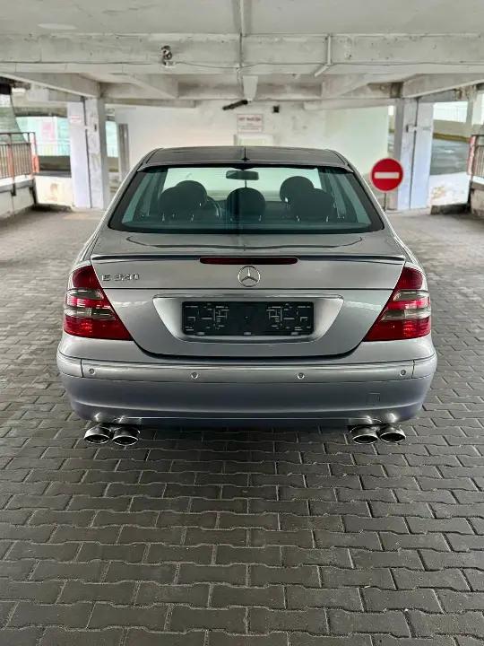 Mercedes-Benz E320