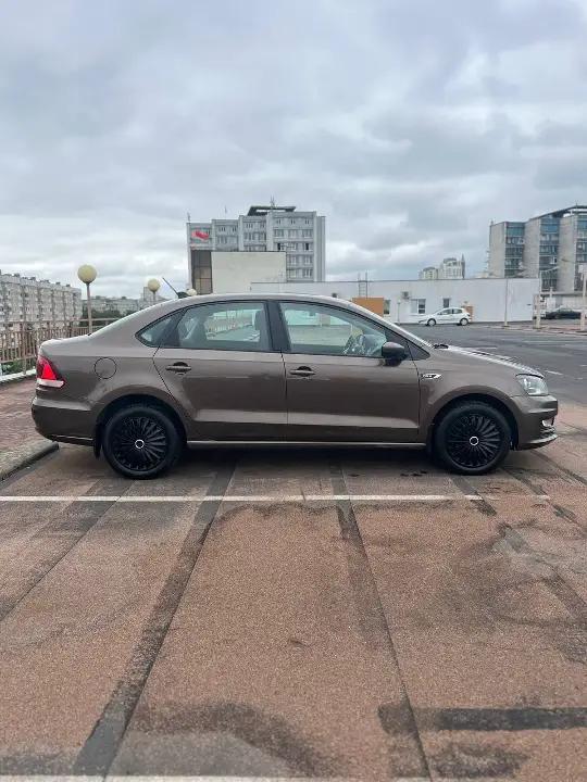 Volkswagen Polo Sedan