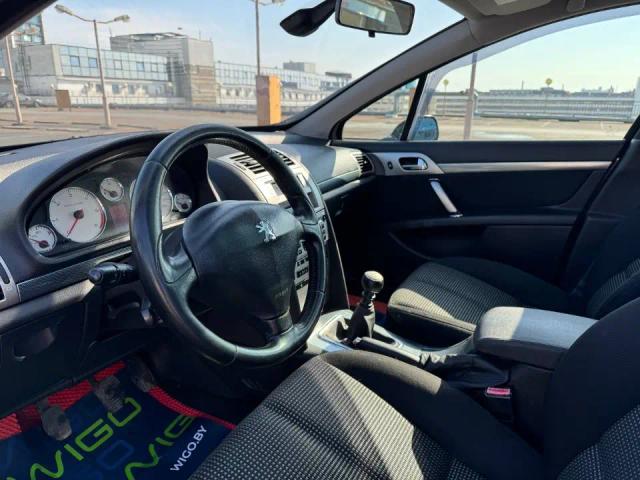 PEUGEOT 407