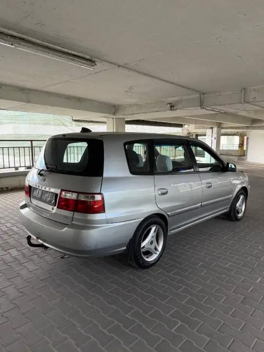 Kia Carens