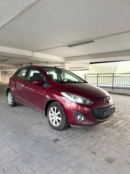 MAZDA 2