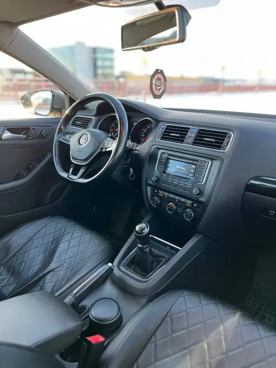 VOLKSWAGEN JETTA