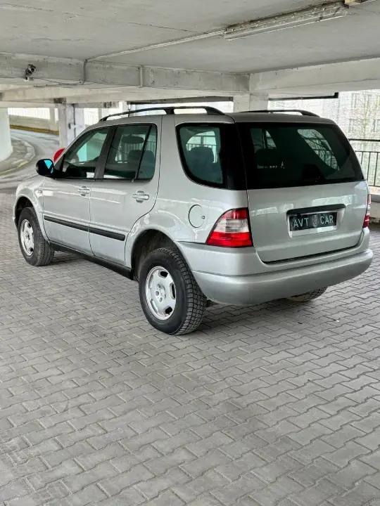 Mercedes-Benz ML320