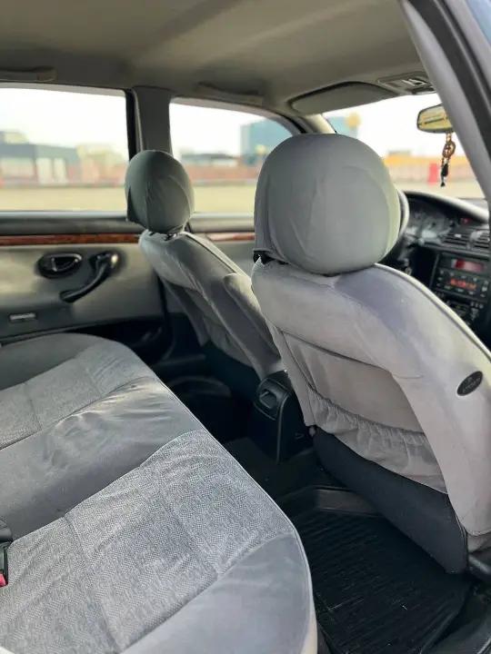Peugeot 406