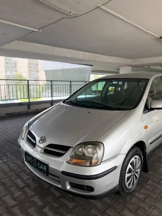 Nissan Almera Tino