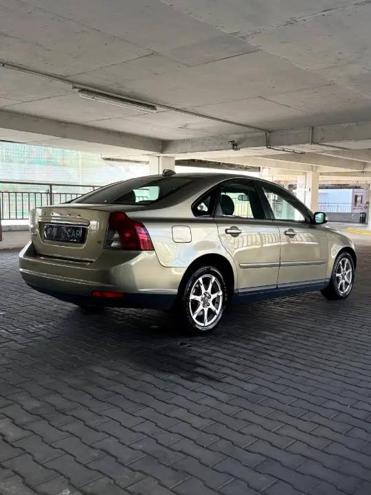 VOLVO S40