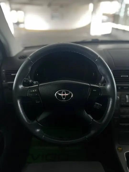 TOYOTA AVENSIS