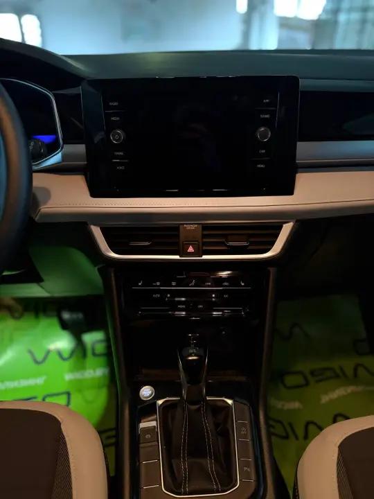 VOLKSWAGEN TAOS