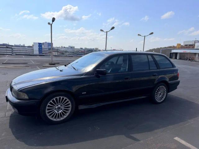 BMW 523