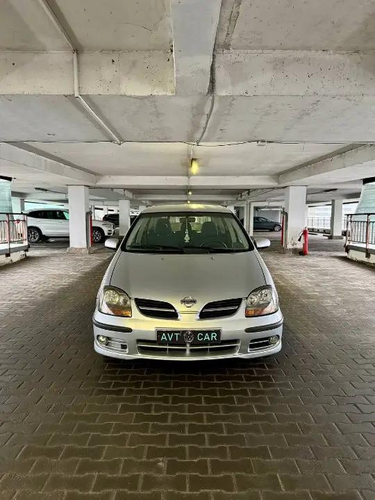 Nissan Almera Tino