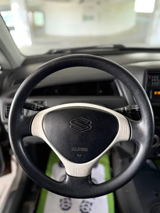 Suzuki Liana