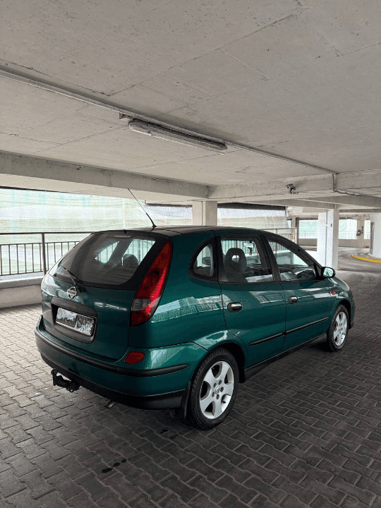 Nissan Almera Tino