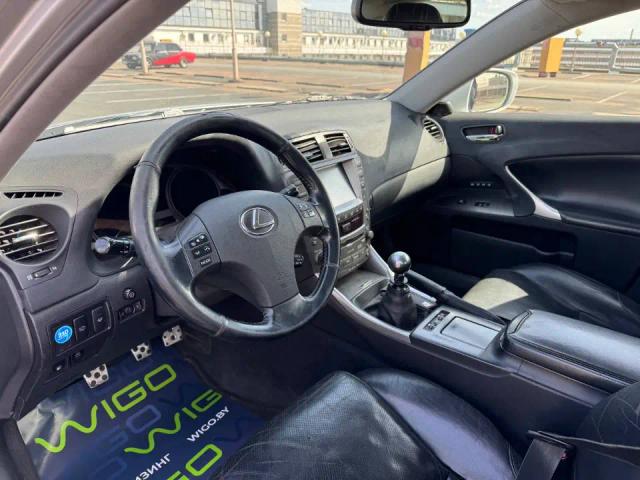LEXUS IS