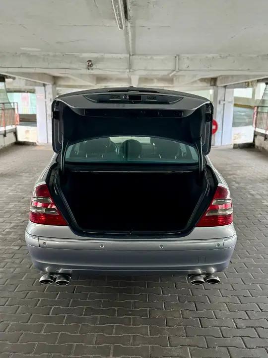Mercedes-Benz E320