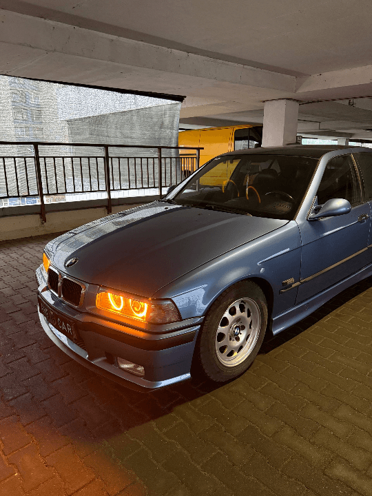 BMW 320I