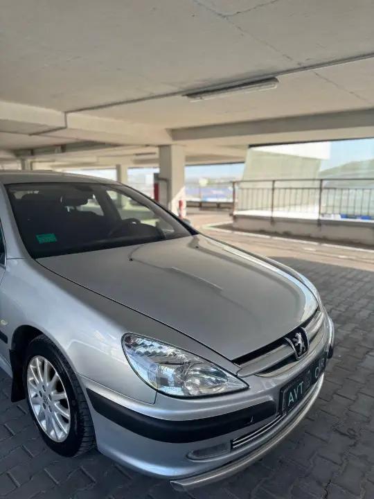 Peugeot 607