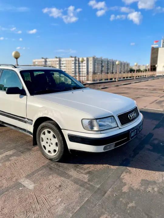 Audi 100