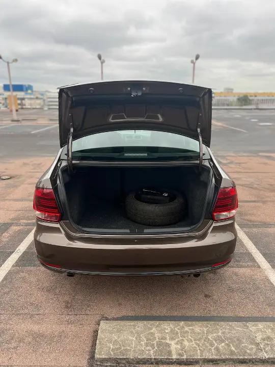 Volkswagen Polo Sedan