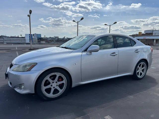 LEXUS IS