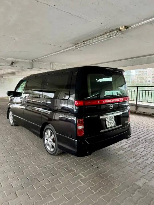 Nissan Elgrand