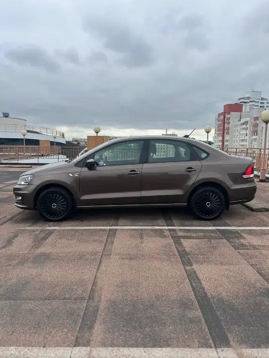 Volkswagen Polo Sedan