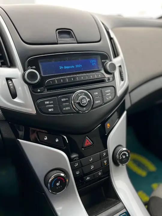 CHEVROLET CRUZE
