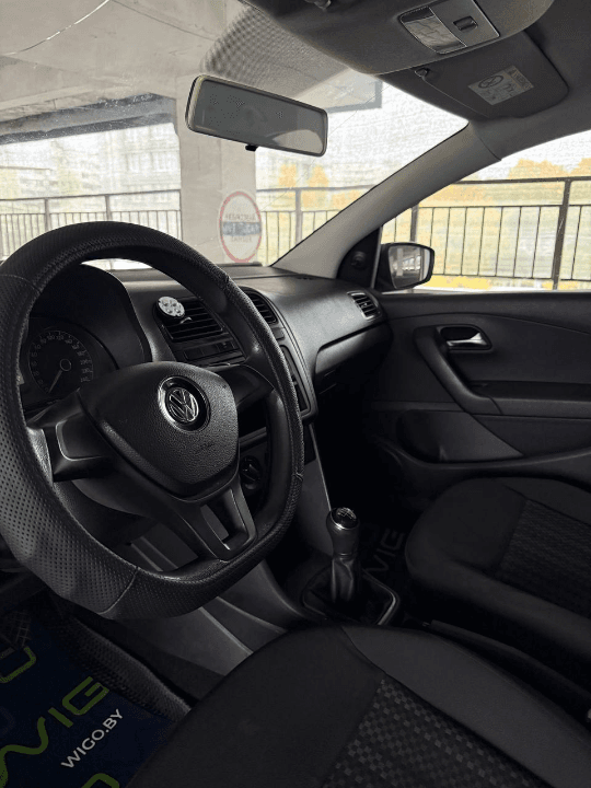 Volkswagen Polo Sedan