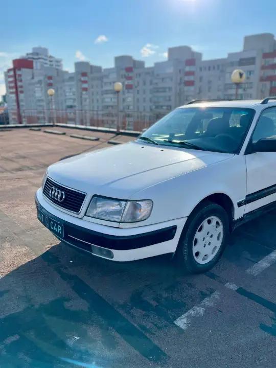 Audi 100