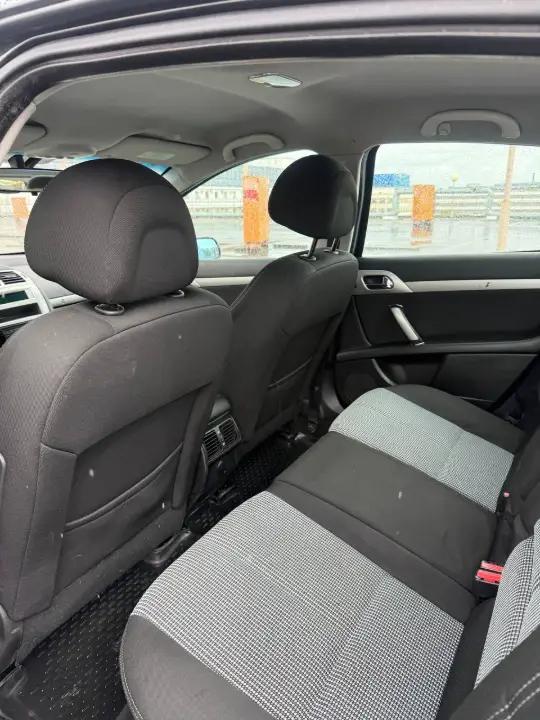 PEUGEOT 407