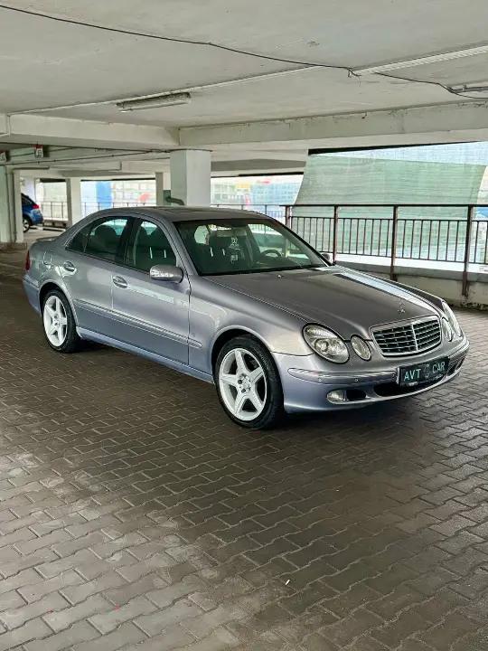 Mercedes-Benz E320