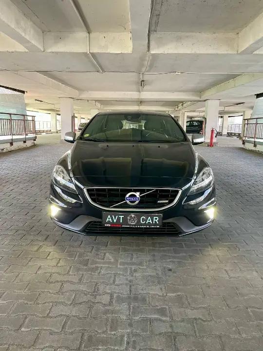 Volvo v40