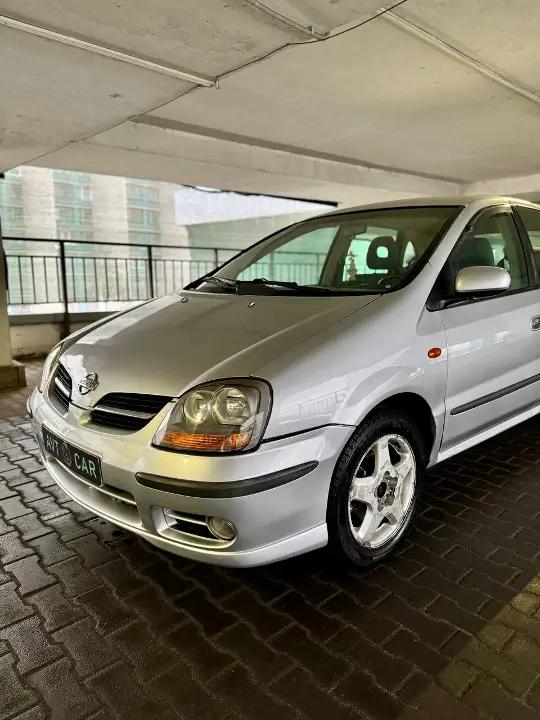 Nissan Almera Tino