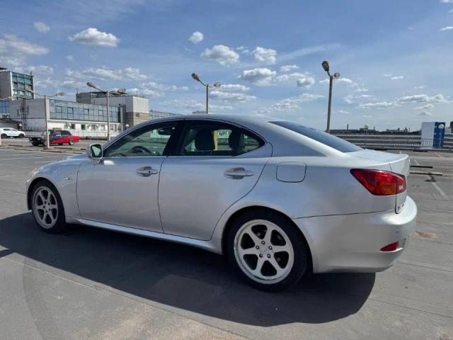 LEXUS IS