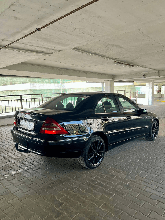 Mercedes-Benz C220