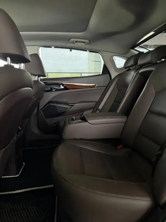 Kia K 7