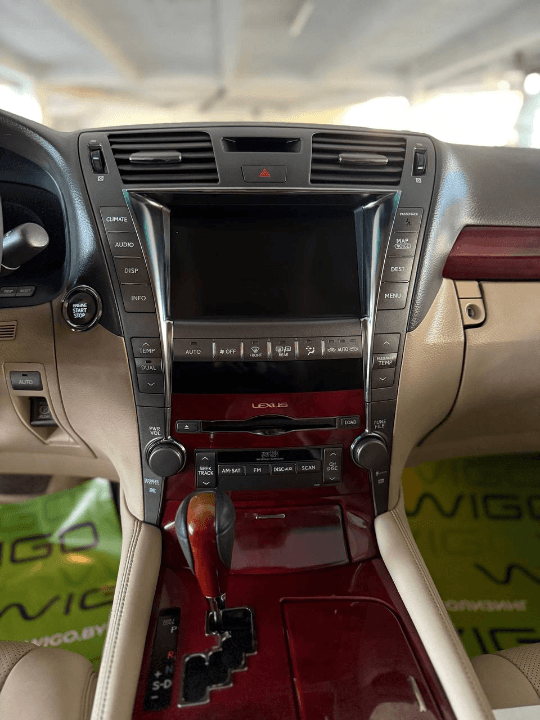 Lexus LS