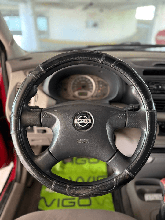 Nissan Almera Tino