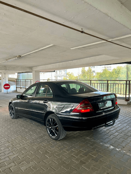 Mercedes-Benz C220
