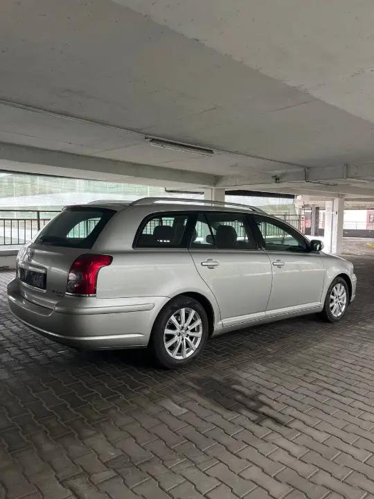 TOYOTA AVENSIS