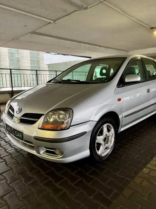 Nissan Almera Tino