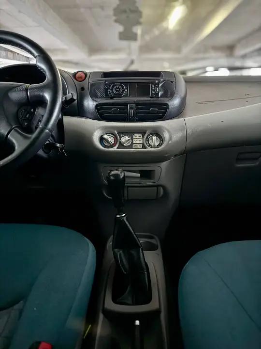 Nissan Almera Tino