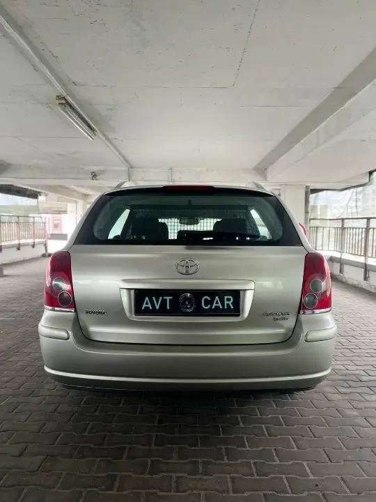 TOYOTA AVENSIS