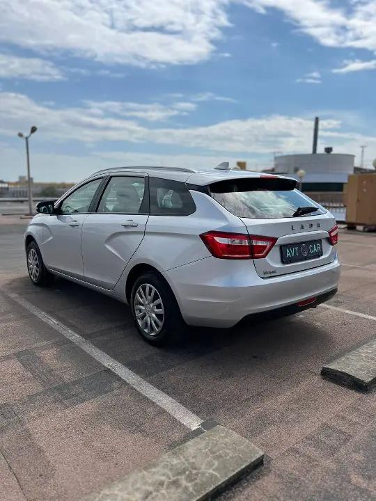 Lada Vesta.