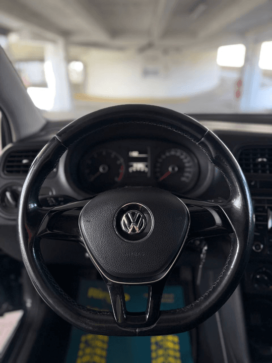 Volkswagen Polo Sedan 