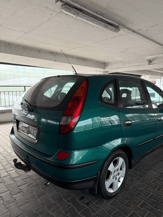 Nissan Almera Tino