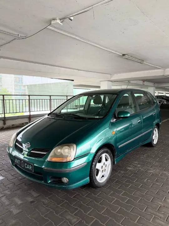 Nissan Almera Tino